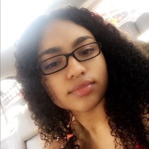 Meet your Posher, Michaela